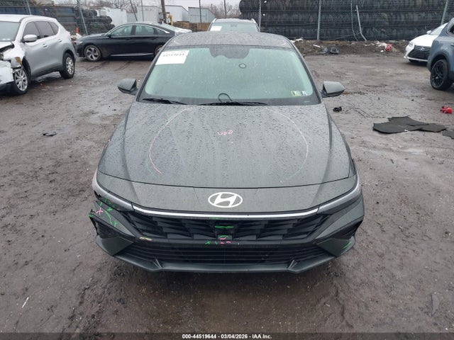 KMHLL4DGXSU865469 Hyundai ELANTRA SE
