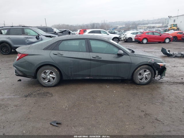 KMHLL4DGXSU865469 Hyundai ELANTRA SE