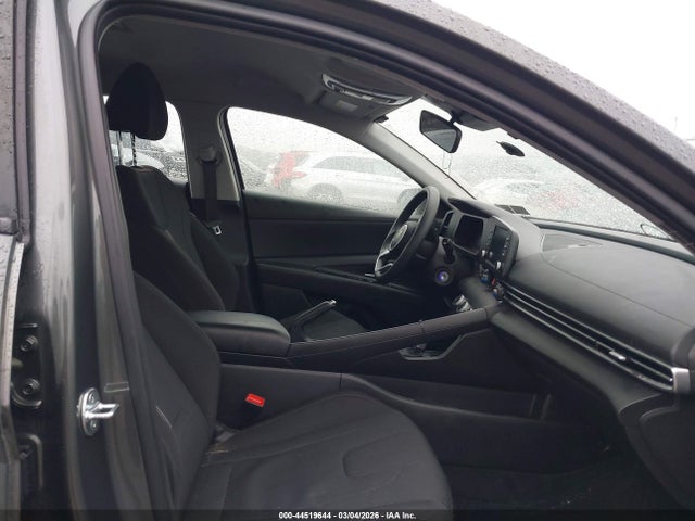 KMHLL4DGXSU865469 Hyundai ELANTRA SE