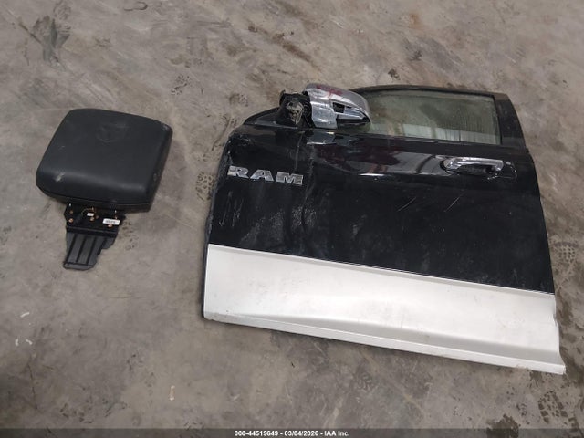 44519649 :رقم المزاد ، 1D7RV1GT7AS103362 vin ، 2010 Dodge Ram 1500 Laramie مزاد بيع