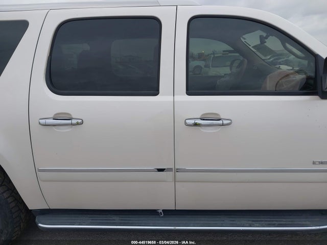 Aukcja sprzedaży 2012 Gmc Yukon Xl 1500 Denali, vin: 1GKS2MEF2CR325759, numer aukcji: 44519658