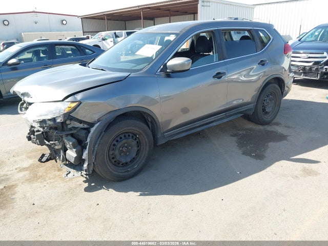 Nissan ROGUE S 2017 KNMAT2MT7HP553839 Image 2