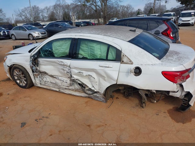 Продажа на аукционе авто 2013 Chrysler 200 Touring, vin: 1C3CCBBBXDN714441, номер лота: 44519676
