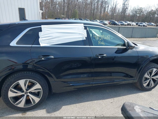 Продажа на аукционе авто 2024 Audi Q8 E-tron Premium Plus Quattro, vin: WA15AAGE6RB061388, номер лота: 44519687