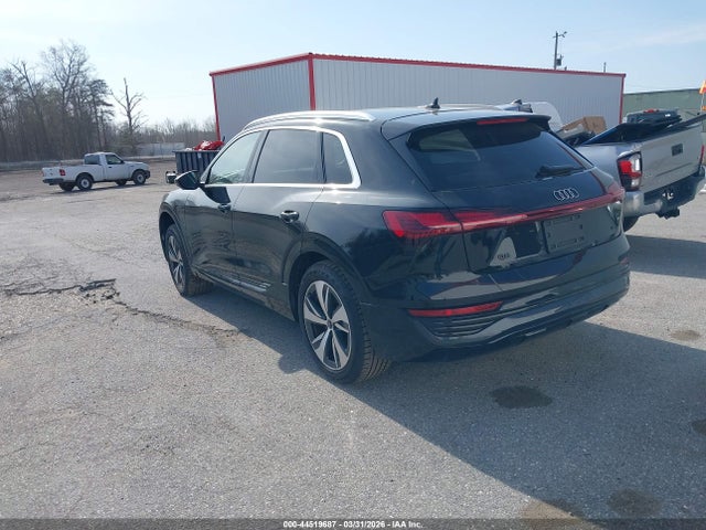 Продажа на аукционе авто 2024 Audi Q8 E-tron Premium Plus Quattro, vin: WA15AAGE6RB061388, номер лота: 44519687