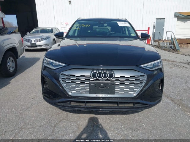 Продажа на аукционе авто 2024 Audi Q8 E-tron Premium Plus Quattro, vin: WA15AAGE6RB061388, номер лота: 44519687