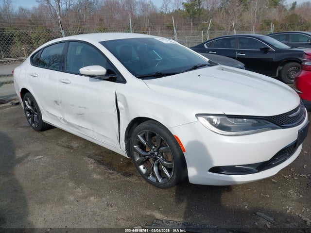 2015 Chrysler 200 S მანქანა იყიდება აუქციონზე, vin: 1C3CCCBG9FN638747, აუქციონის ნომერი: 44519741