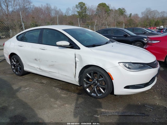 2015 Chrysler 200 S მანქანა იყიდება აუქციონზე, vin: 1C3CCCBG9FN638747, აუქციონის ნომერი: 44519741