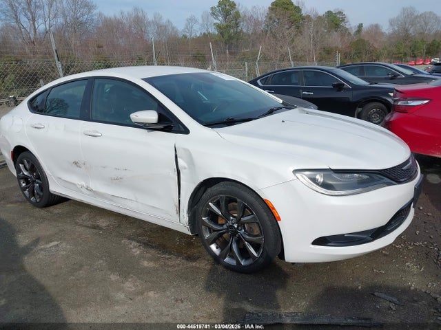 2015 Chrysler 200 S მანქანა იყიდება აუქციონზე, vin: 1C3CCCBG9FN638747, აუქციონის ნომერი: 44519741