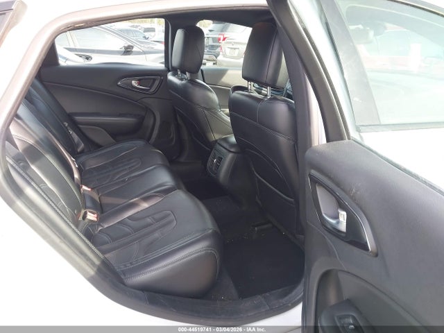 2015 Chrysler 200 S მანქანა იყიდება აუქციონზე, vin: 1C3CCCBG9FN638747, აუქციონის ნომერი: 44519741