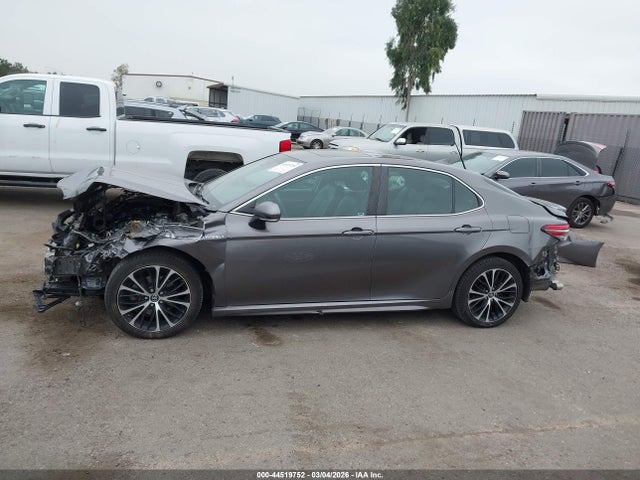 4T1B21HK0JU006921 Toyota Camry Hybrid Se