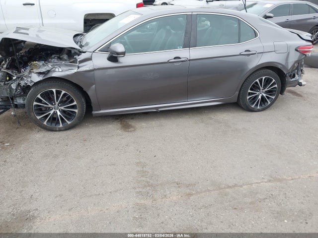4T1B21HK0JU006921 Toyota Camry Hybrid Se