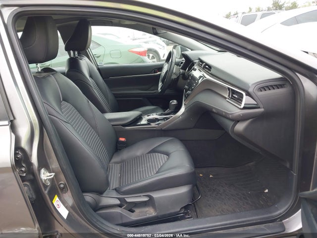 4T1B21HK0JU006921 Toyota Camry Hybrid Se