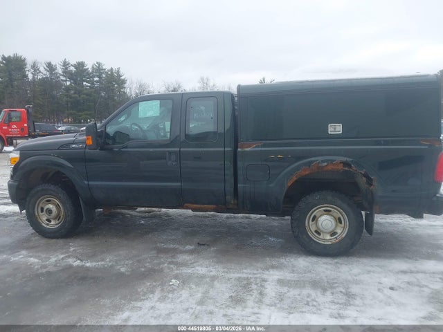 44519805 :رقم المزاد ، 1FT7X2B64FEB89500 vin ، 2015 Ford F-250 Xl مزاد بيع