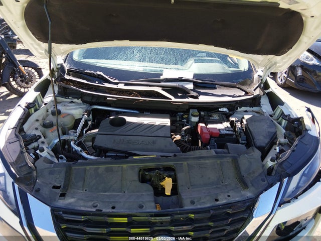 5N1BT3AB4PC802038 Nissan Rogue S Intelligent Awd