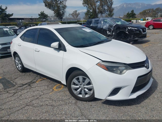 Toyota COROLLA LE 2016 5YFBURHE9GP379615 главное изображение