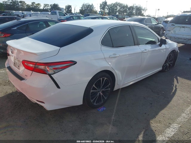 Toyota CAMRY SE 2018 4T1B11HK3JU086248 Image 4
