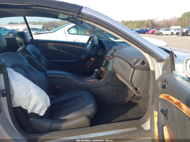 2005 MERCEDES-BENZ CLK 500 WDBTK75J85F149518 Photo 4