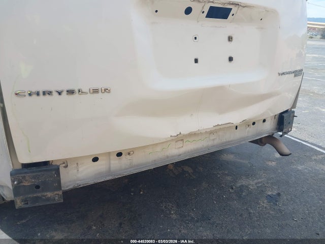 2010 Chrysler Town & Country Touring მანქანა იყიდება აუქციონზე, vin: 2A4RR5D18AR198647, აუქციონის ნომერი: 44520083