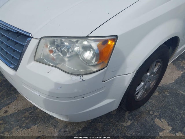 2010 Chrysler Town & Country Touring მანქანა იყიდება აუქციონზე, vin: 2A4RR5D18AR198647, აუქციონის ნომერი: 44520083