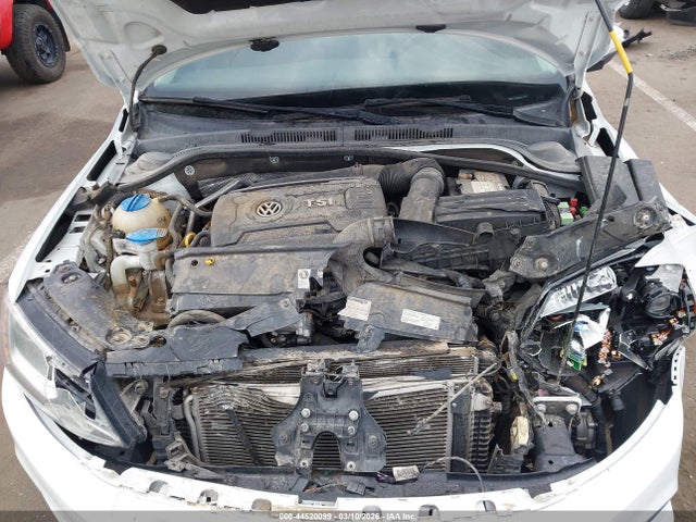 3VWD17AJ5FM421391 Volkswagen Jetta 1.8t Se