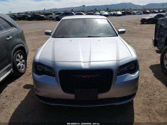 2023 Chrysler 300 300s მანქანა იყიდება აუქციონზე, vin: 2C3CCABG4PH641019, აუქციონის ნომერი: 44520114