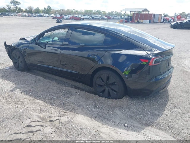 2025 TESLA MODEL 3 5YJ3E1EA8SF011774 Photo 2