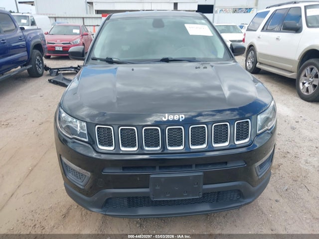 3C4NJCAB0JT107039 Jeep Compass Sport Fwd