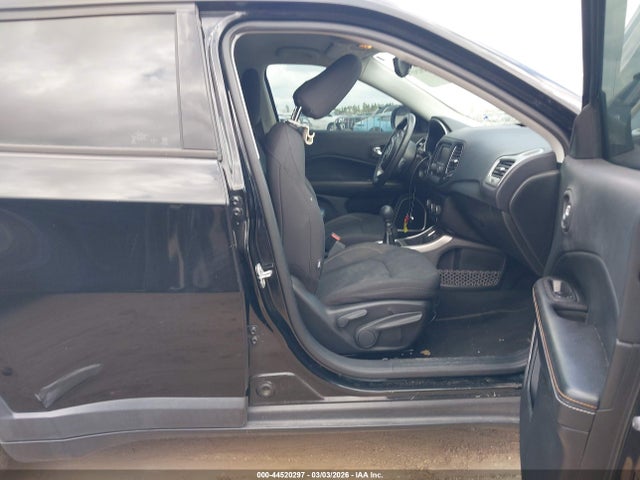 3C4NJCAB0JT107039 Jeep Compass Sport Fwd
