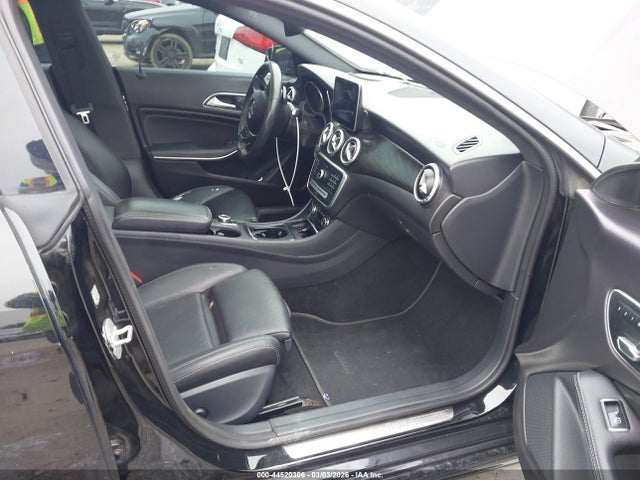 44520306 :رقم المزاد ، WDDSJ4GB9JN578970 vin ، 2018 Mercedes-benz Cla 250 4matic مزاد بيع