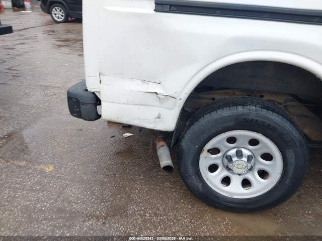 44520343 :رقم المزاد ، 1GCSHAF44D1179175 vin ، 2013 Chevrolet Express 1500 Work Van مزاد بيع