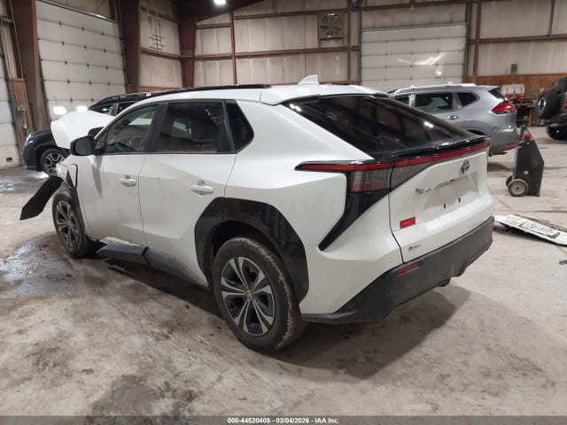 Toyota BZ4X XLE 2025 JTMAAAAA8SA073905 Image 3