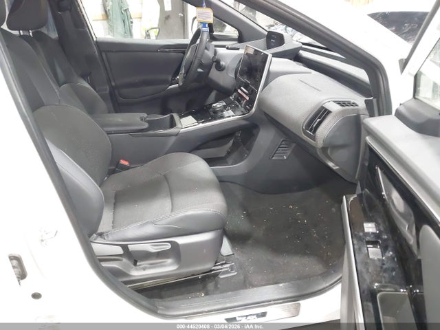 Toyota BZ4X XLE 2025 JTMAAAAA8SA073905 Image 5