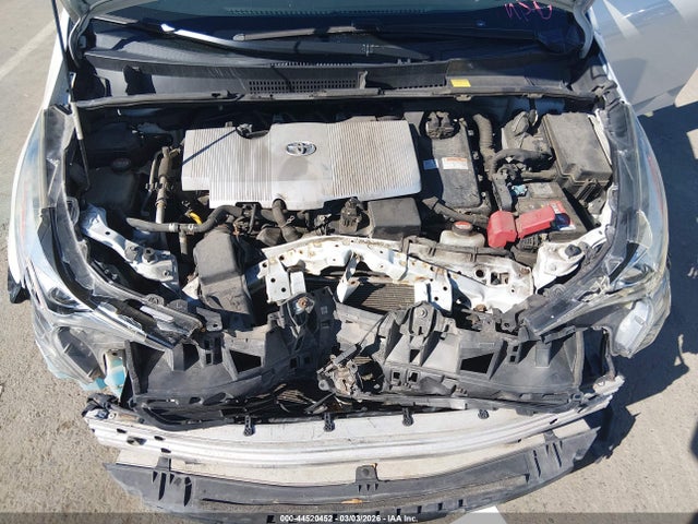Toyota Prius Three 2016 JTDKARFU8G3002107 Image 10
