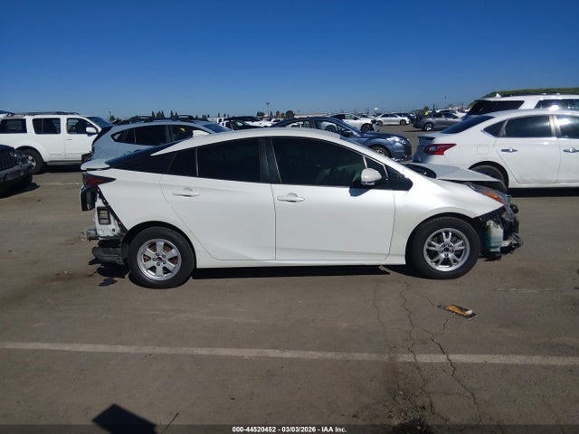 Toyota Prius Three 2016 JTDKARFU8G3002107 Image 14