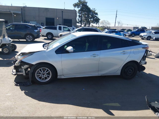 Toyota Prius Three 2016 JTDKARFU8G3002107 Image 15