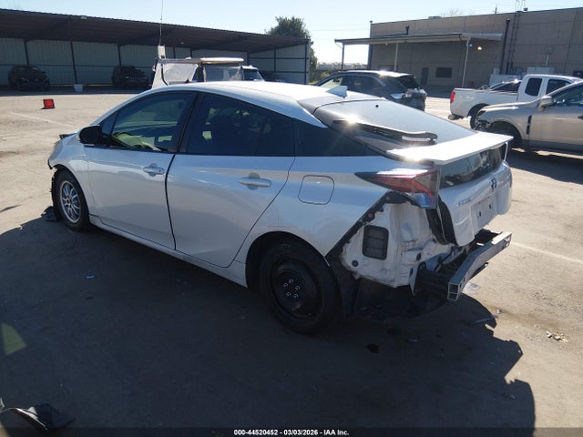 Toyota Prius Three 2016 JTDKARFU8G3002107 Image 3