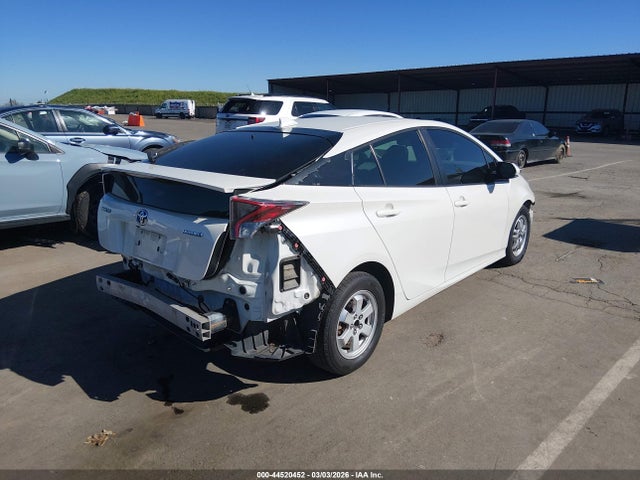 Toyota Prius Three 2016 JTDKARFU8G3002107 Image 4