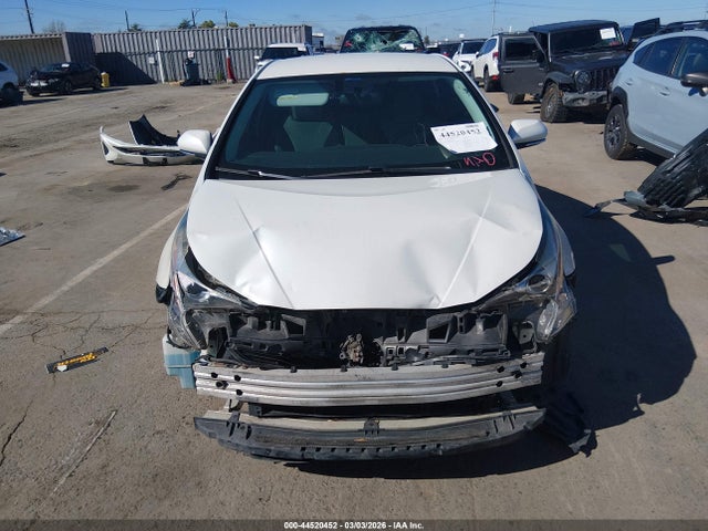 Toyota Prius Three 2016 JTDKARFU8G3002107 Image 6