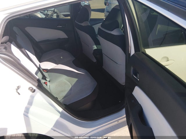 Toyota Prius Three 2016 JTDKARFU8G3002107 Image 8