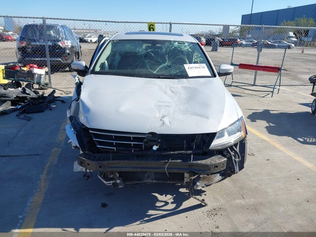 3VWL17AJ7JM241446 Volkswagen Jetta 1.8t Sel
