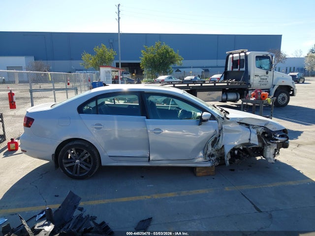3VWL17AJ7JM241446 Volkswagen Jetta 1.8t Sel