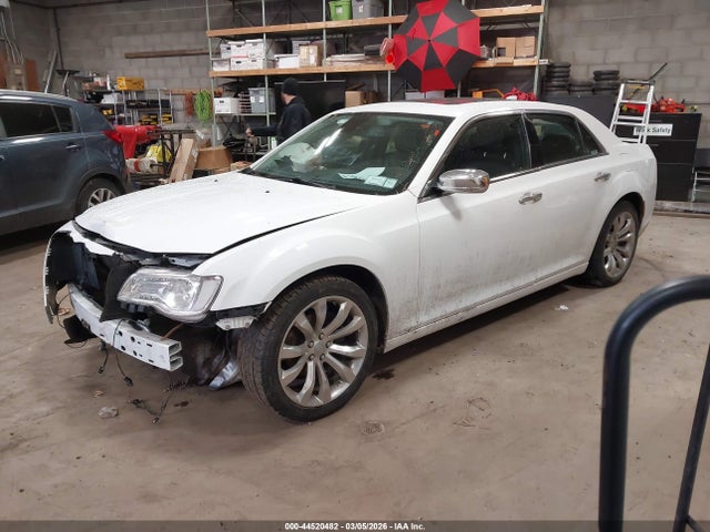 2017 Chrysler 300c მანქანა იყიდება აუქციონზე, vin: 2C3CCAEG0HH570169, აუქციონის ნომერი: 44520482