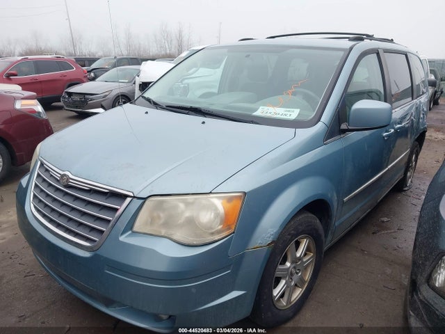 44520483 :رقم المزاد ، 2A4RR5D12AR300475 vin ، 2010 Chrysler Town & Country Touring مزاد بيع