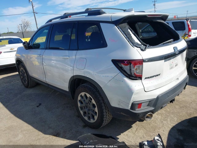 5FNYF8H6XRB019386 Honda Passport Awd Trailsport