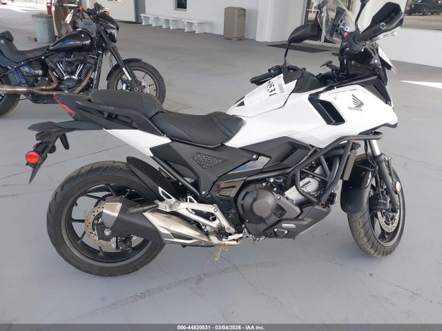 Продажа на аукционе авто 2025 Honda Nc750 Xd, vin: JH2RH2317SK000303, номер лота: 44520531