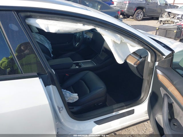 2023 TESLA MODEL 3 5YJ3E1EA1PF437684 Photo 4