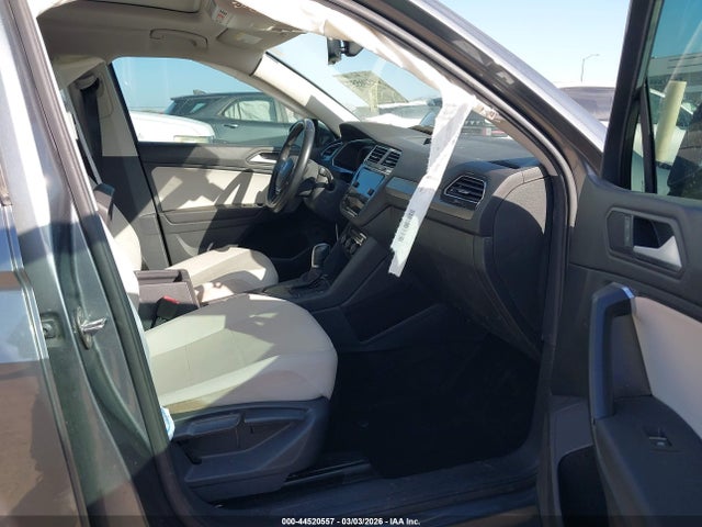 2019 VOLKSWAGEN TIGUAN 3VV3B7AX9KM106850 Photo 4