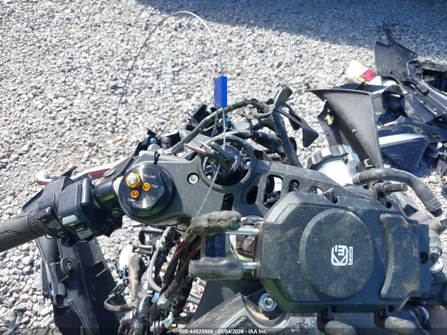 Yamaha YZFR1 2024 JYARN66EXRA004560 Image 7