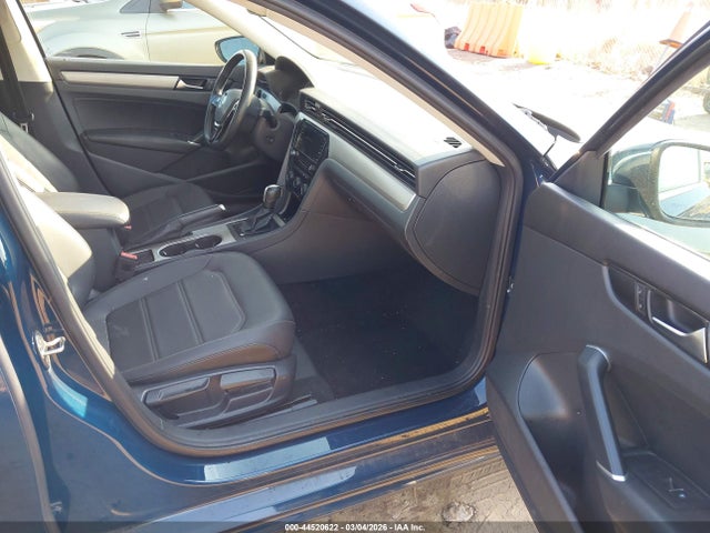Продаж на аукціоні авто 2022 Volkswagen Passat 2.0t Se, vin: 1VWSA7A39NC008267, номер лоту: 44520622